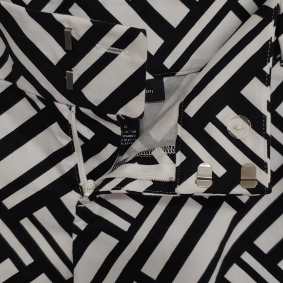 INC International Concepts. Size 4 Shorts - Picture 4 of 4